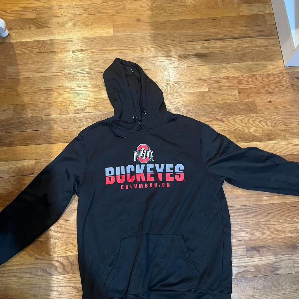 Colosseum Men's Black and Red Hoodie